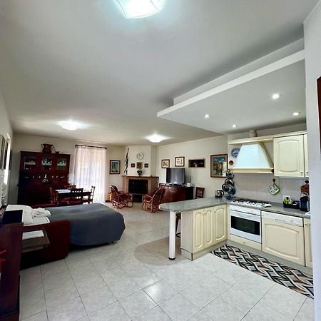 Appartamento Tra Il Borgo E Il Lago Anguillara Sabazia Kültér fotó